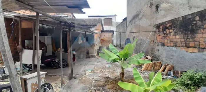 Terreno no Bairro Cirurgia com Casebre e Venda Somente à Vista
