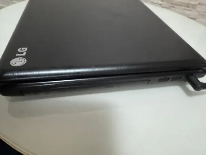 Notebook LG Core I3 usado, precisa trocar a bateria está funcionando normalmente