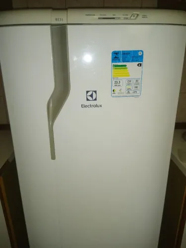 Refrigerador Eletrolux 240 litros
