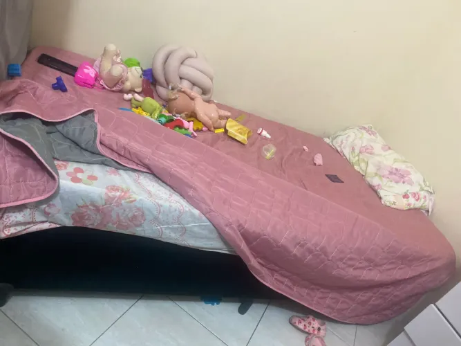 Cama de solteiro com colchão
