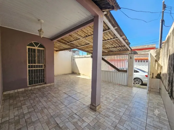 CASA COM PISCINA POR APENAS R$ 230 MIL NO OSVALDO FROTA, CIDADE NOVA