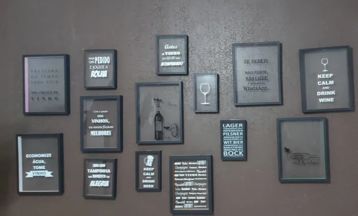 Conjunto de quadros decorativos Porta Rolhas com frase.