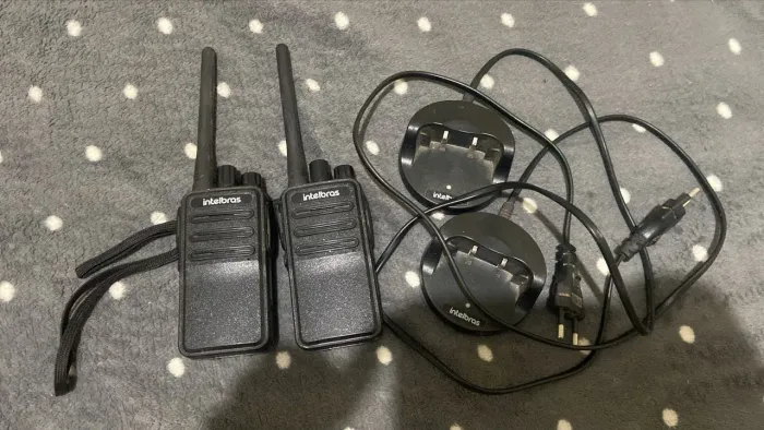 Rádio comunicador intelbras semi novo original