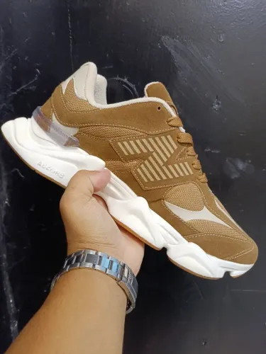 Tênis New Balance 9060