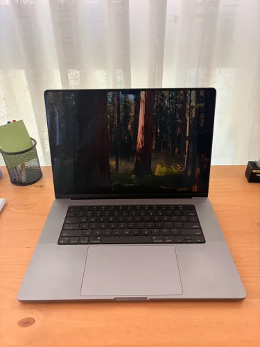 MacBook Pro 16" (2023) - Apple M2 Pro