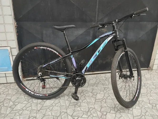 Bicicleta aro 29 quadro 15 está nova
