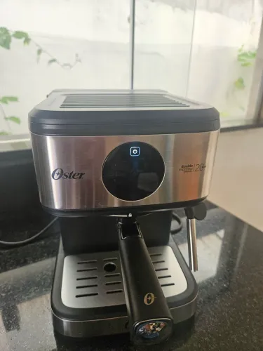 Cafeteira espresso Oster 20bar