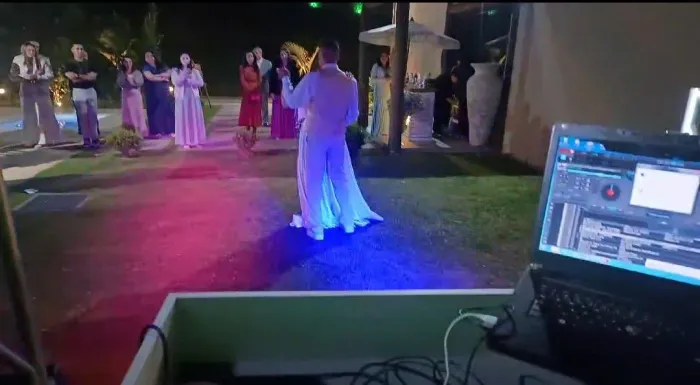 Contrate pra sua festa som e iluminação completo 