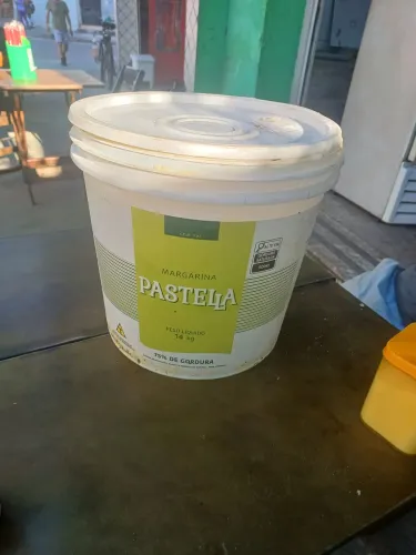 Balde de Margarina vazio