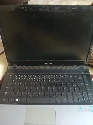 Notebook Samsung 300E - Para Retirada de Peças