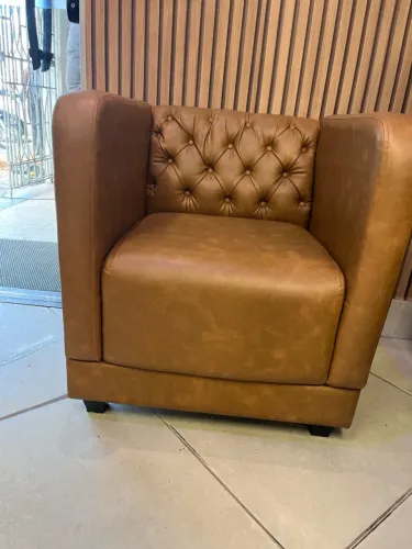 POLTRONA DE COURO