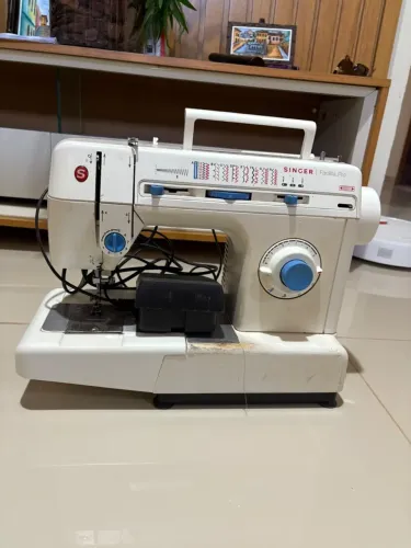 Vendo Máquina de Costura Singer