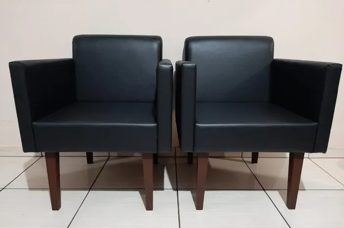 Poltrona nova. 379,00 cd unidade.