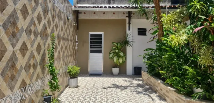 Alug. Quarto Flat c/ Mobília, Água e WiFi inclusos ao Mês