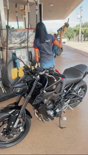 Vendo moto Yamaha MT09 ?