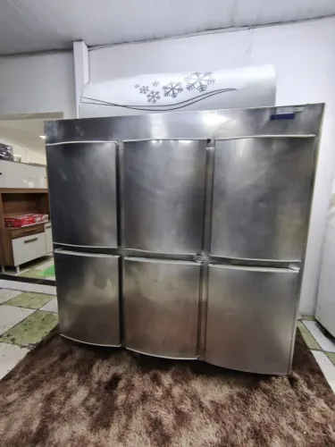 Geladeira para Cozinha Industrial - 06 Portas