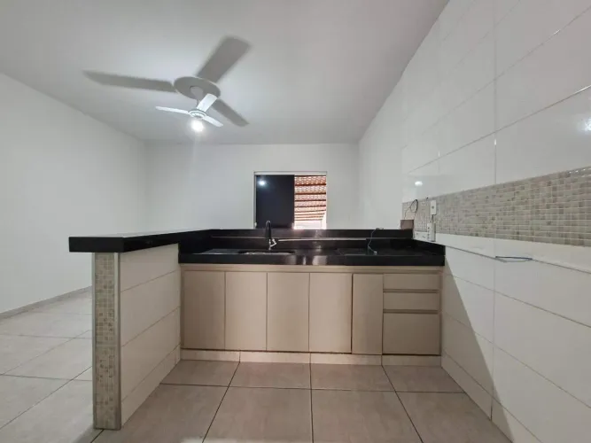 Casa para aluguel, 3 quartos, 1 vaga, Padre Eustáquio - Divinópolis/MG