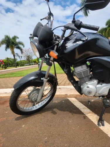 Moto Honda CG FAN 150 Preta