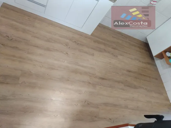 PISO VINÍLICO LVT