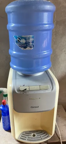 Bebedouro de água Consul branco
