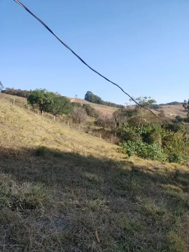 Vendo terreno em Bueno Brandão MG