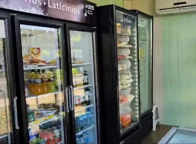 Kit Refrigeração Comercial - Geladeira 3 Portas + 1 Porta + Freezer Vertical