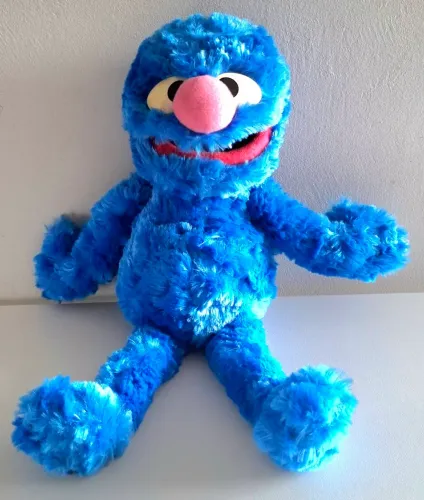 Grover da Vila Sésamo, fabricado pela GUND.