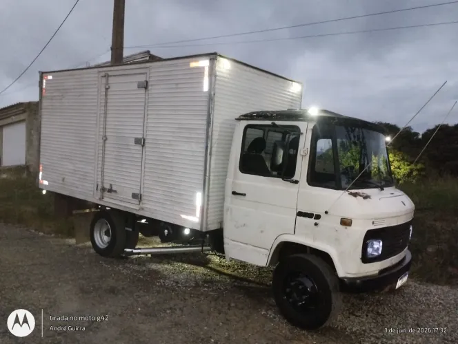 Caminhão 608D