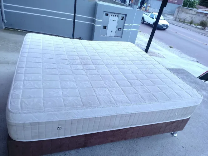 Cama box Queen 
