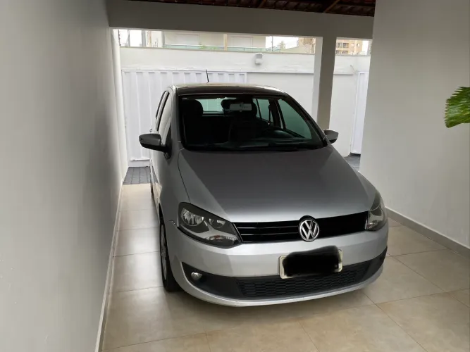 Volkswagen Fox 1.6 MI Total Flex 8V 5P 2013