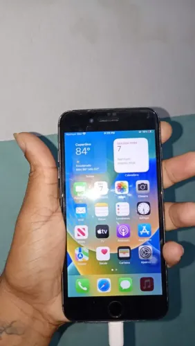 Vendo iPhone 8plus,não funciona biometria,do resto funciona tudo