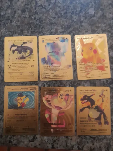 Carta pokemon dourada
