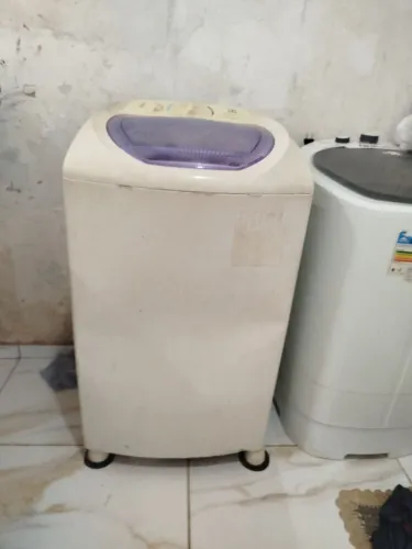 Máquina de lavar Eletrolux 9kg (com defeito na placa