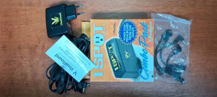 Fonte para 8 pedais Visual Sound 1Spot 1.700mA bivolt auto padrão Boss