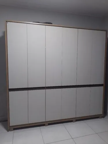 Guarda roupa 6 portas grande