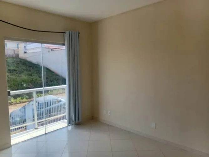 Linda casa, excelente projeto feito por arquiteto