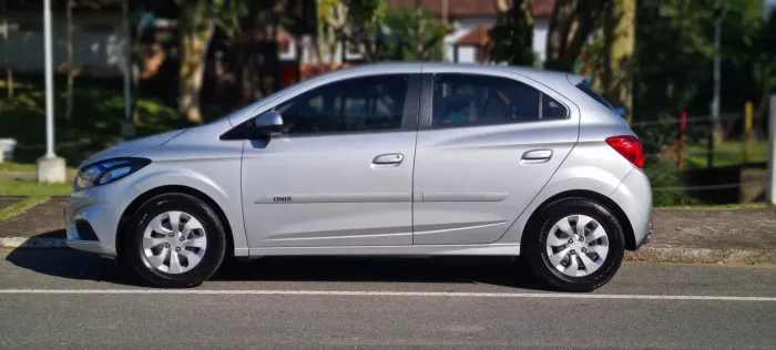 Chevrolet Onix Hatch LT 1.0 8V Flex Mec. 4P 2019