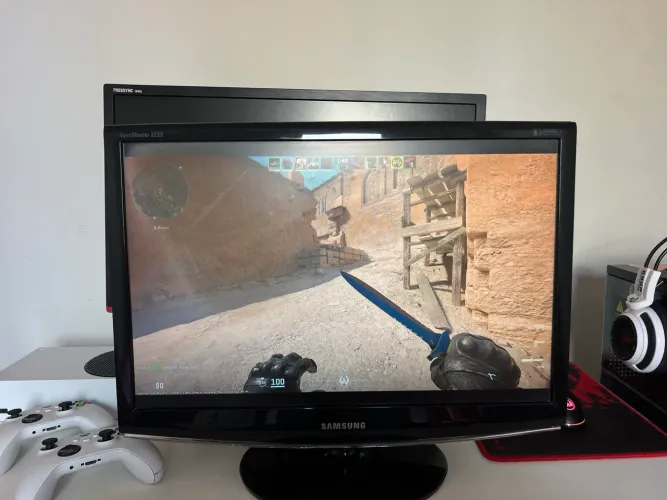 Monitor Sansung 120hz 22 polegadas com detalhes