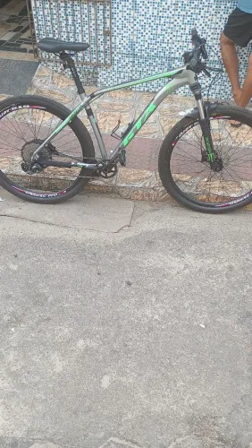 Bike aro 29 a venda interessados chamar no pv *