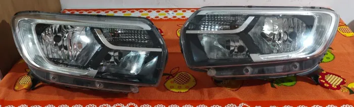 Vendo par de farol do Logan original