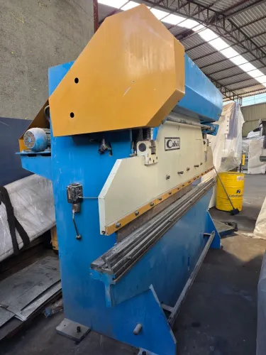 dobradeira mecânica calve 3 mts modelo 30/40 Ton