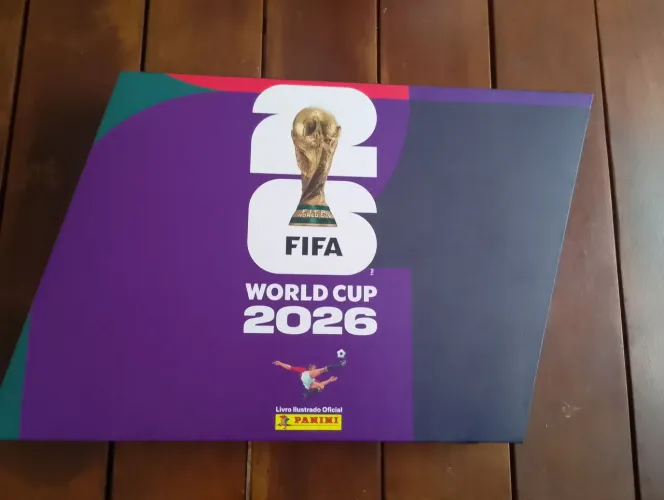 Box Oficial Copa do Mundo FIFA 2026 (1 álbum capa dura + 40 envelopes)