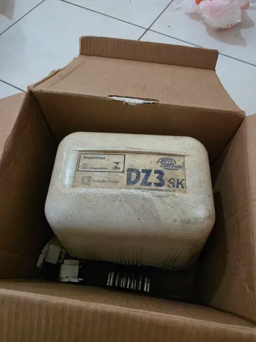Motor de Portão Eletrônico Rossi DZ3 SK (P/ Reparo ou Retirada de Peças))