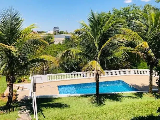 Chácara à Venda em Valinhos, no bairro Chácaras São Bento.