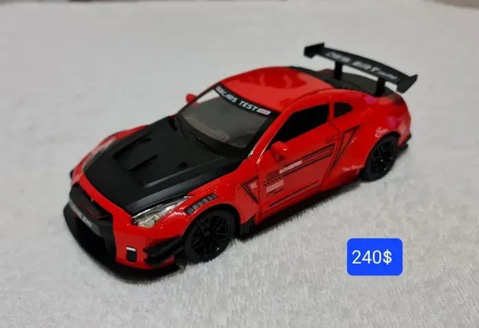 Carrinho miniatura Nissan GTR escala 1/24 
