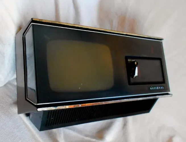 National Transistorized TV Radio AM/FM-Model TR-465RL Japan-Vintage-Colecionador/Decoração