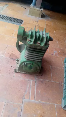 Cabeçote compressor ar antigo 