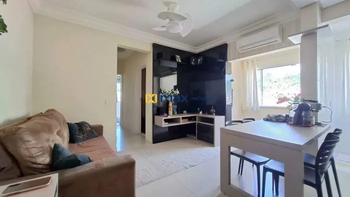 Apartamento semi mobiliado com 2 quartos (1 suíte) à venda no bairro Fazendinha em Itajaí