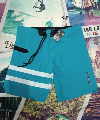 Shorts Hurley Azul com Detalhes em Branco