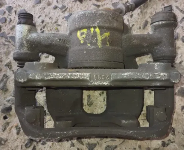 Pinça Traseira Direita Sprinter 416
